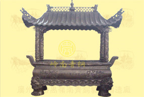 單層蓋長(zhǎng)方香爐2爐口高0.9-0.95米，總高3.1米