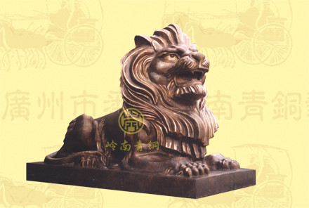 匯豐銅獅子（4a號）長2.38米，寬1.08米，高1.68米