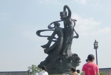 江西《夢園》大型城市雕塑（16米）
